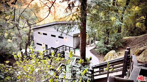 Photo of 19562 Cave Way, Topanga, CA 90290 (MLS # 26671069)