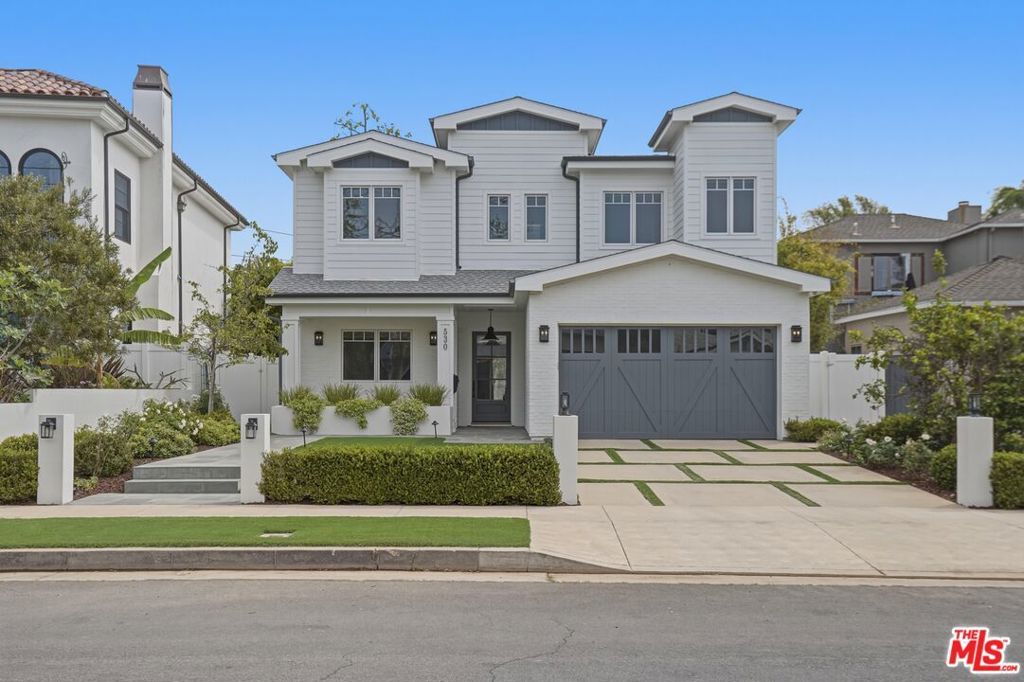 Photo of 530 Arbramar Avenue, Pacific Palisades, CA 90272 (MLS # 26672635)