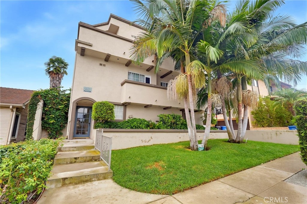 1073 W 9th Street 202