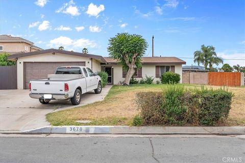 Photo of 3670 Briarvale St, Corona, CA 92879 (MLS # IV26086941)