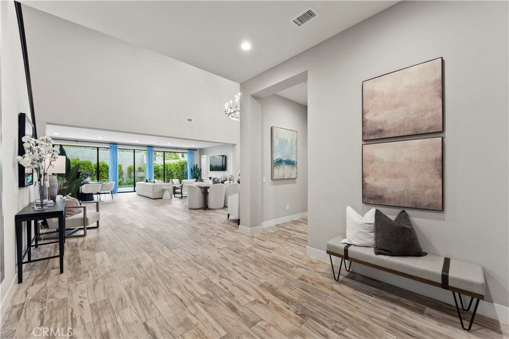 listing image 130725417176781510900
