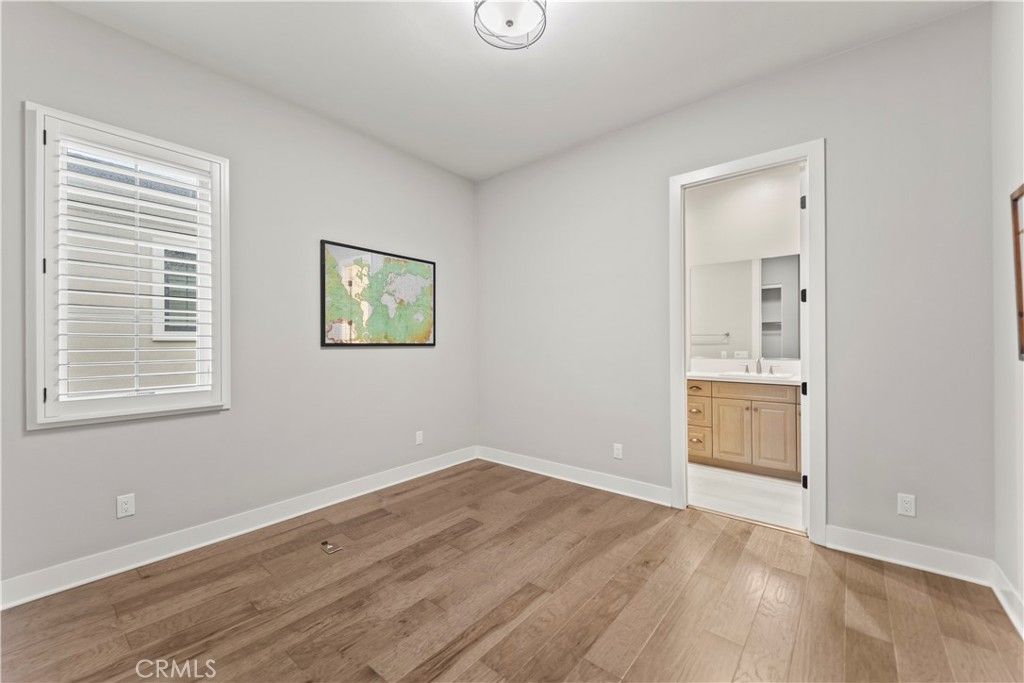 listing image 130727063653420430980