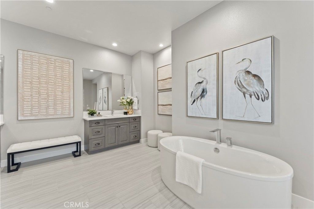 listing image 130728936520486336235