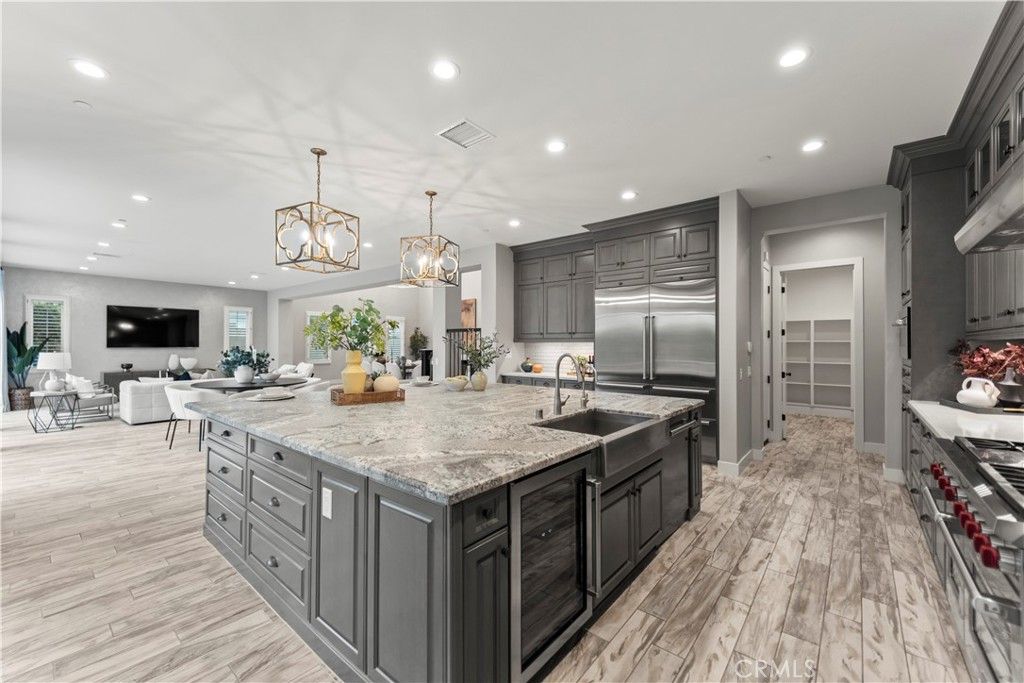 listing image 130720719486515709698