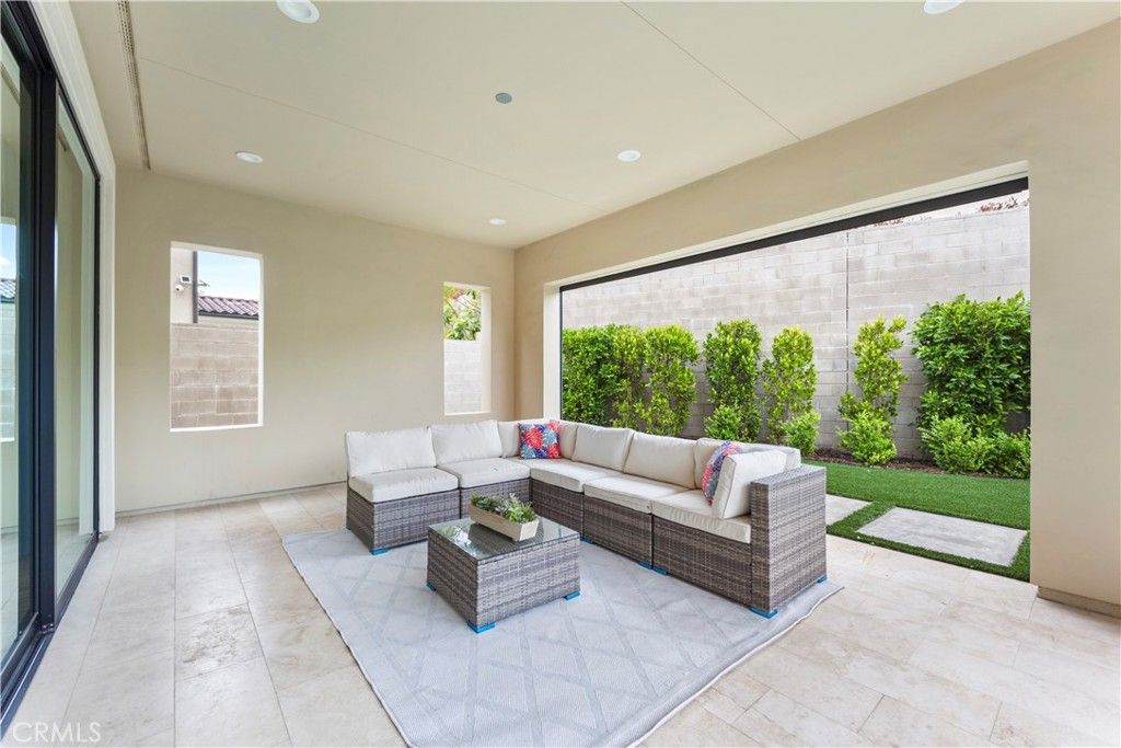 listing image 130729504451615193408