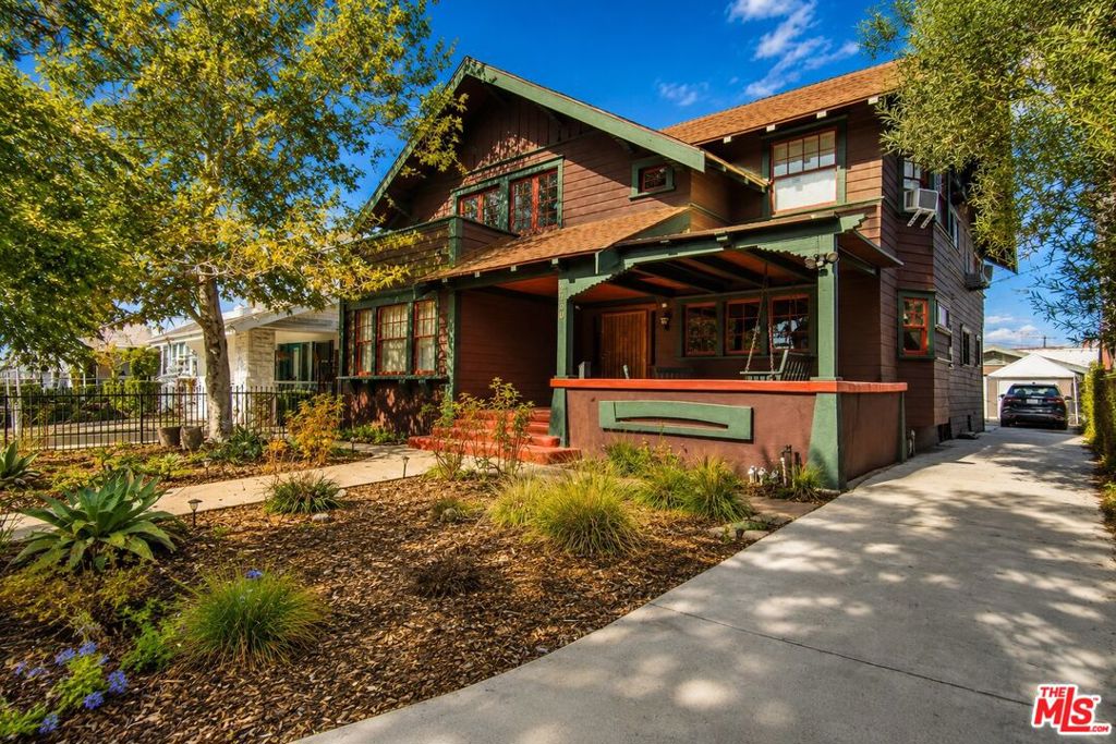 2750 Raymond Avenue, Los Angeles CA 90007