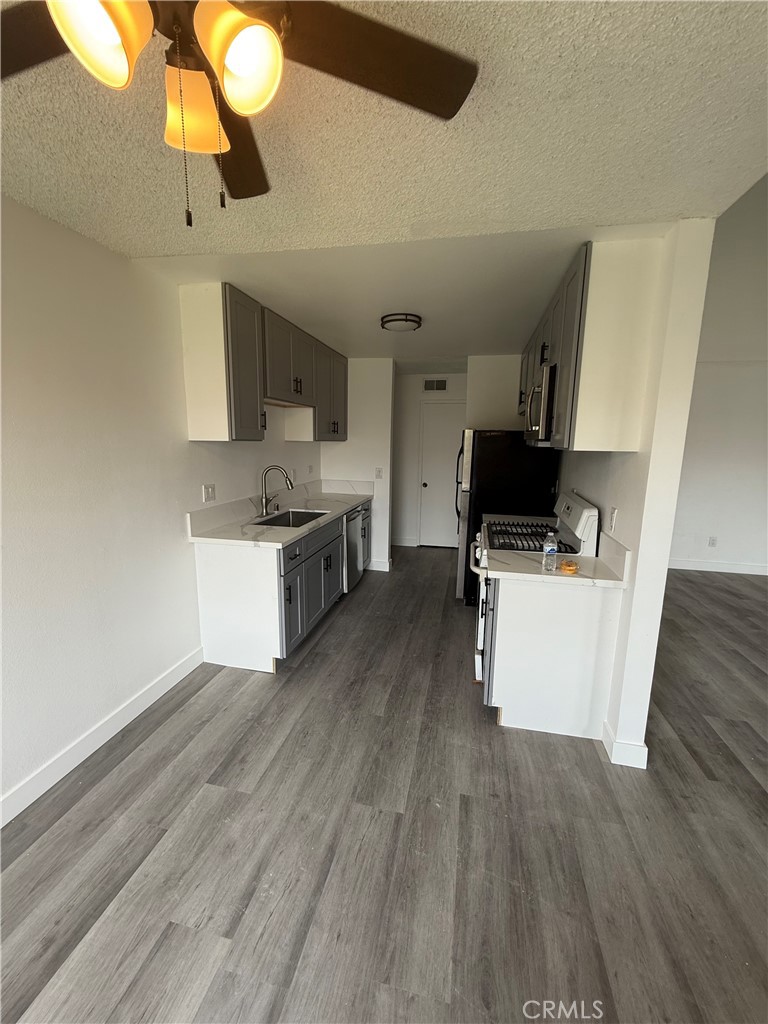 700 West La Veta Avenue E4