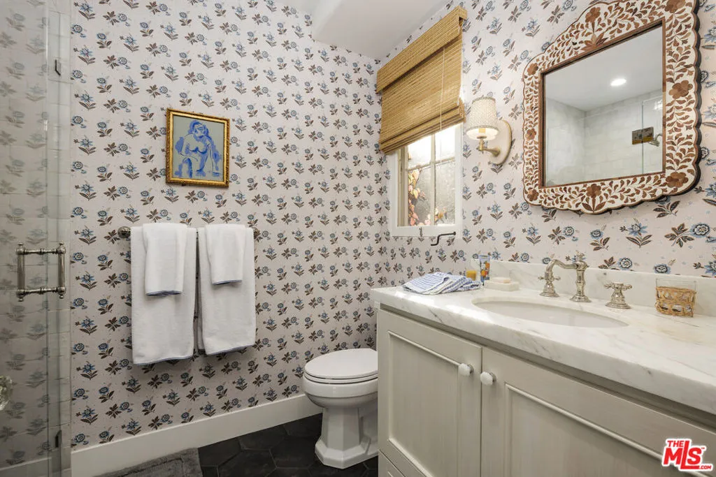 Santa Barbara, California 93105, United States, 4 Bedrooms Bedrooms, ,5 BathroomsBathrooms,Residential,Pending,22149