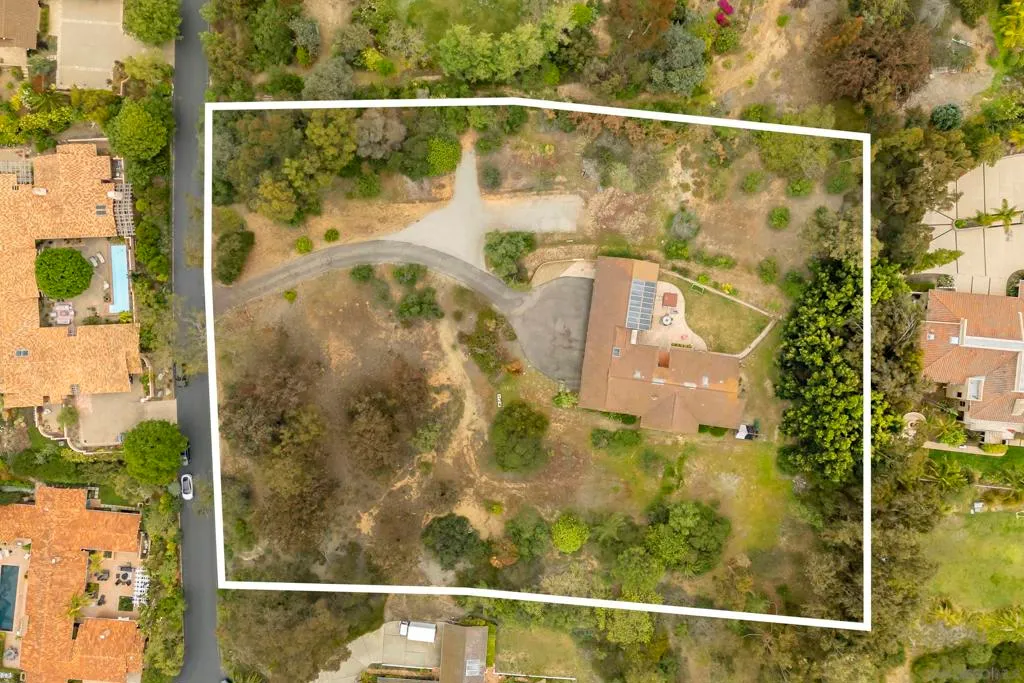 Rancho Santa Fe, California 92067, United States, 4 Bedrooms Bedrooms, ,3 BathroomsBathrooms,Residential,Active,123410