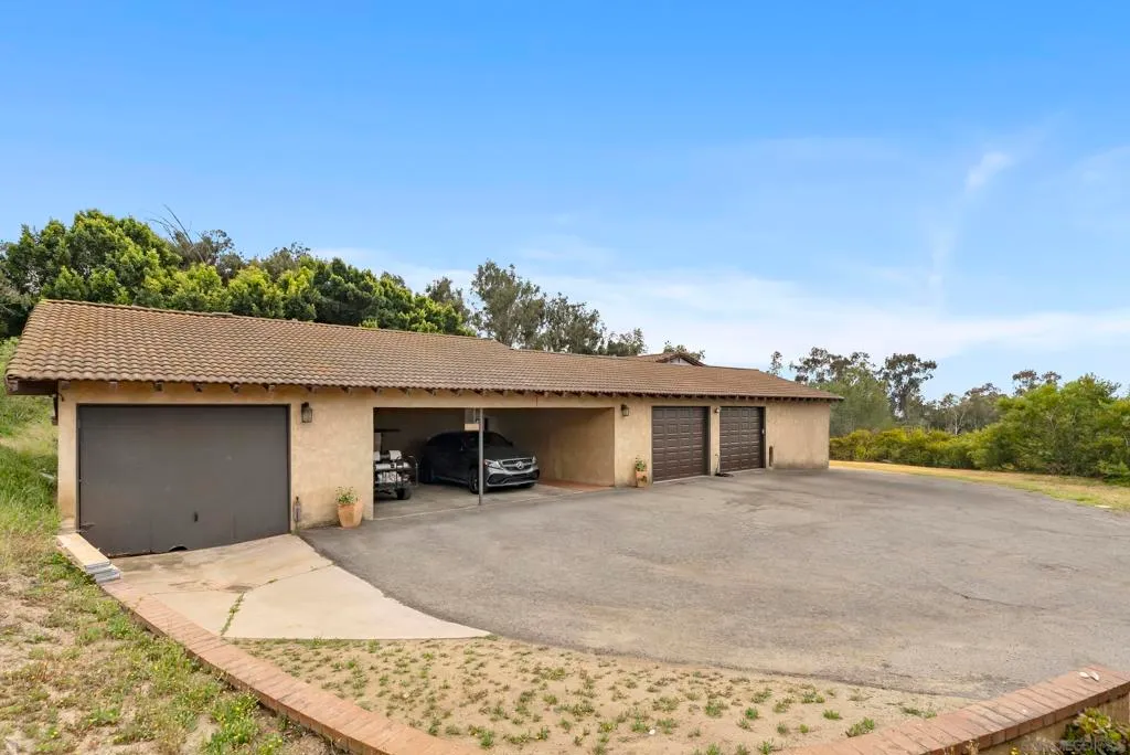 Rancho Santa Fe, California 92067, United States, 4 Bedrooms Bedrooms, ,3 BathroomsBathrooms,Residential,Active,123410