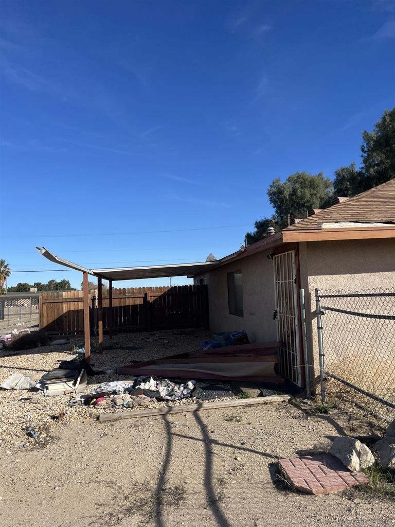 This short sale four bedroom three bath home is a contractor's dream. Start from scratch by making this home your own from top to bottom with some heaving lifting.