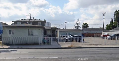 Photo of 124 W Rosecrans Ave, Compton, CA 90222 (MLS # SR25120491) Photo of 124 W Rosecrans Ave, Compton, CA 90222 (MLS # SR25120491)