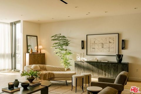 Photo of 702 N Doheny Drive #101, West Hollywood, CA 90069 (MLS # 26740235)