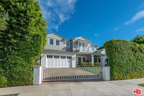 Photo of 4210 Benedict Canyon Drive, Sherman Oaks, CA 91423 (MLS # 26829221)