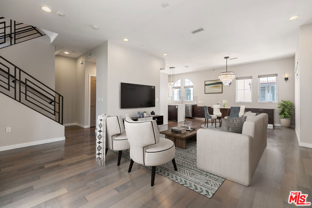 Properties 2 5934 W Luna Parkway
