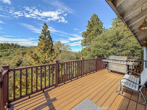 Photo of 152 Pine Ridge Road, Crestline, CA 92325 (MLS # SR25245689)