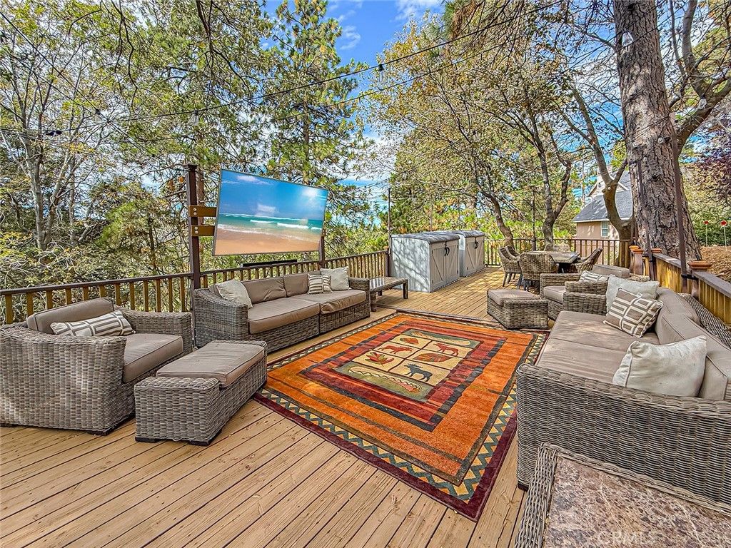 Photo of 152 Pine Ridge, Crestline, CA 92325 (MLS # SR25245689)