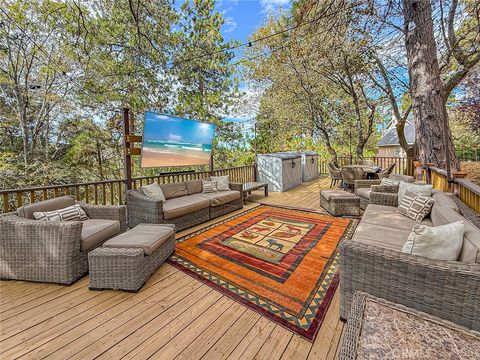 Photo of 152 Pine Ridge, Crestline, CA 92325 (MLS # SR25245689) Photo of 152 Pine Ridge, Crestline, CA 92325 (MLS # SR25245689)