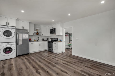 Tiny photo for 7460 Sausalito AVE, West Hills, CA 91307 (MLS # SR26077519)