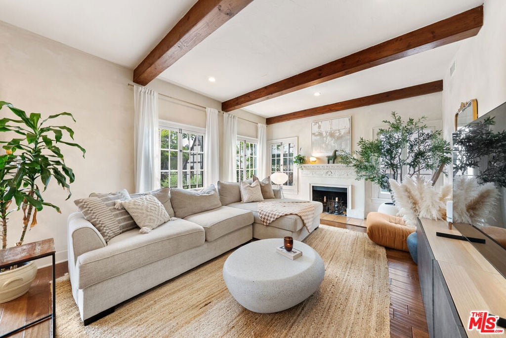 2118 Woodland Way