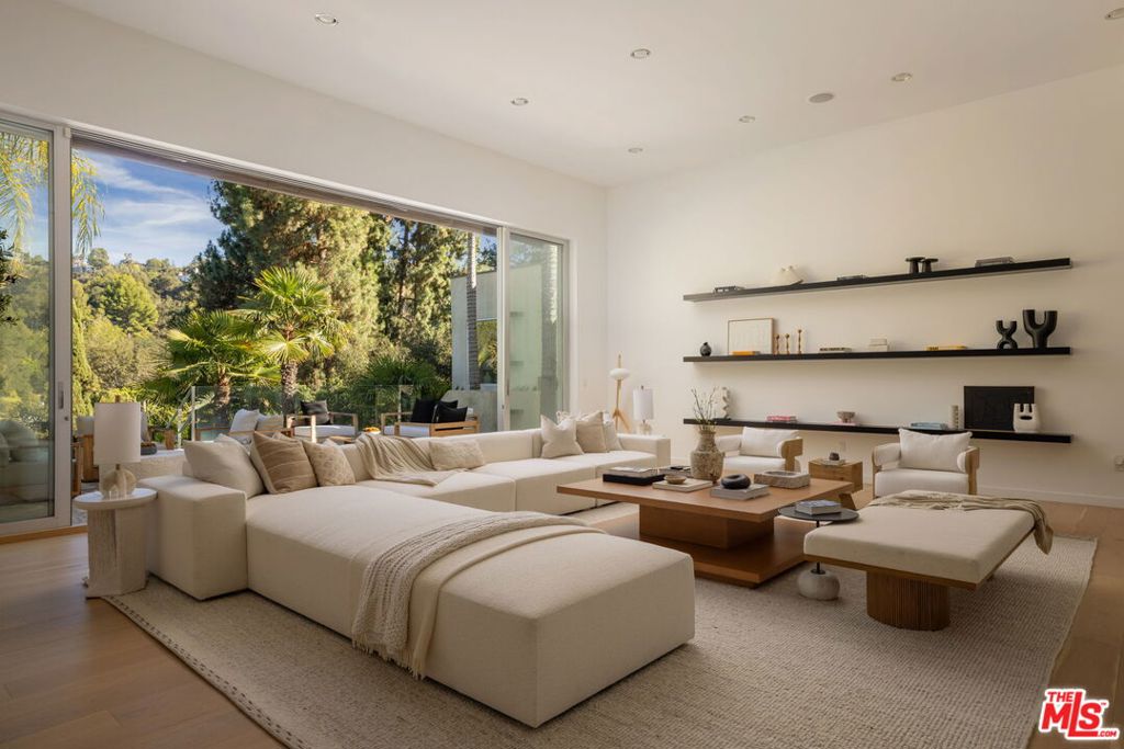 Photo of 2731 Hutton Drive, Los Angeles, CA 90210 (MLS # 26986143)