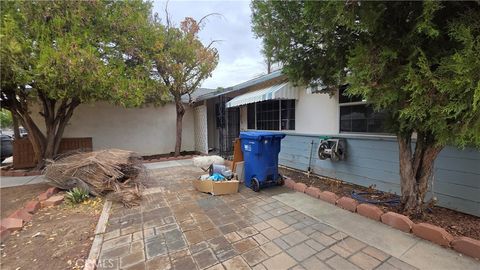 Photo of 43738 Beech Ave, Lancaster, CA 93534 (MLS # SR25262837)