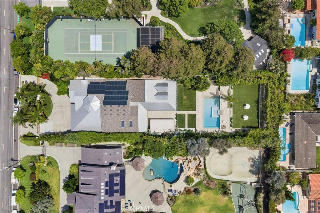 Photo of 2419 Santiago DR, Newport Beach, CA 92660 (MLS # NP26157680)