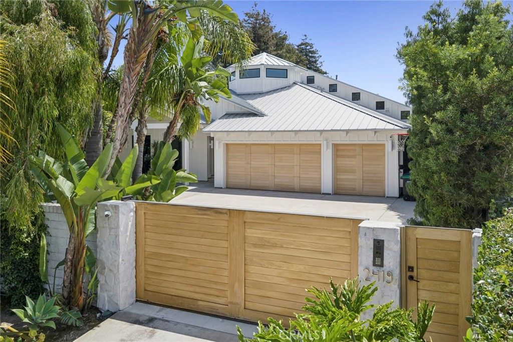 Photo of 2419 Santiago DR, Newport Beach, CA 92660 (MLS # NP26157680)
