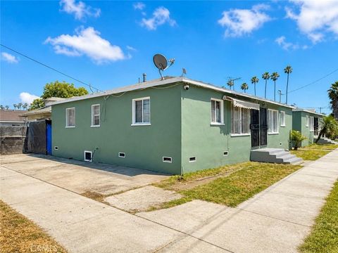 Photo of 902 Island Avenue, Wilmington, CA 90744 (MLS # MB26095096)