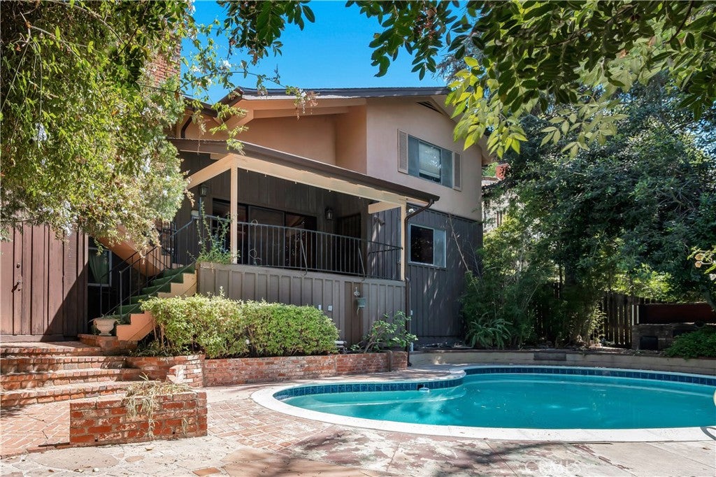 Photo of 5346 Elvira Road, Woodland Hills, CA 91364 (MLS # SR26169796)