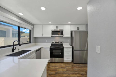 Photo of 8878 Regents Road Rd #201, San Diego, CA 92122 (MLS # 260009244SD)