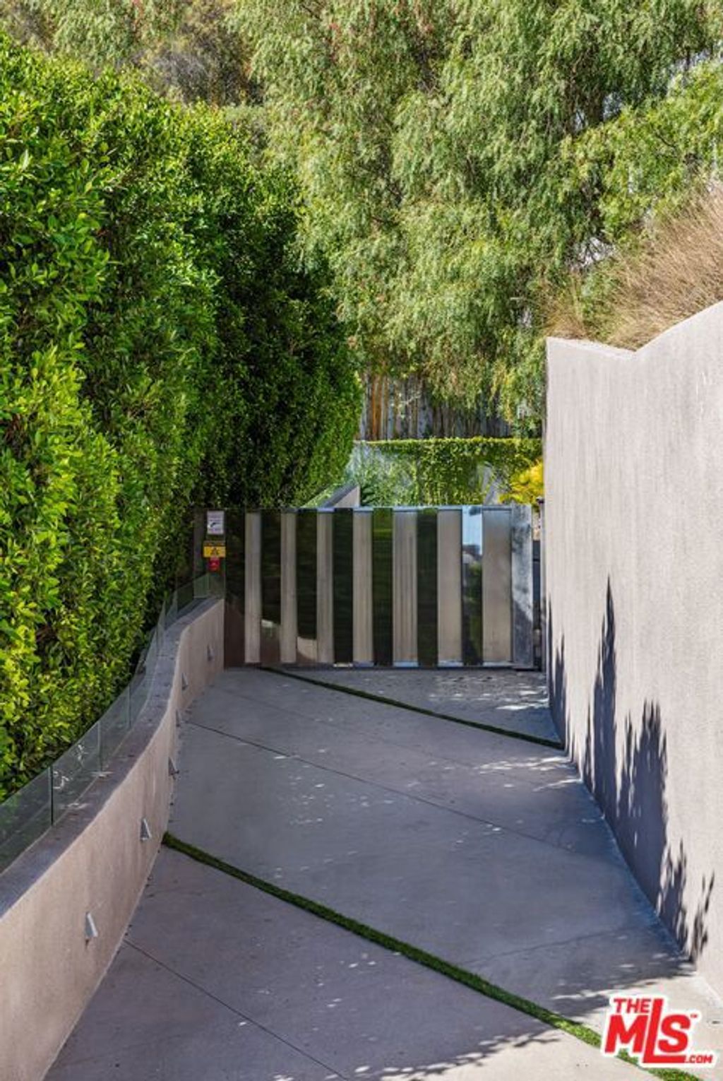 Photo of 1895 Rising Glen Road, Los Angeles, CA 90069 (MLS # 25616585)