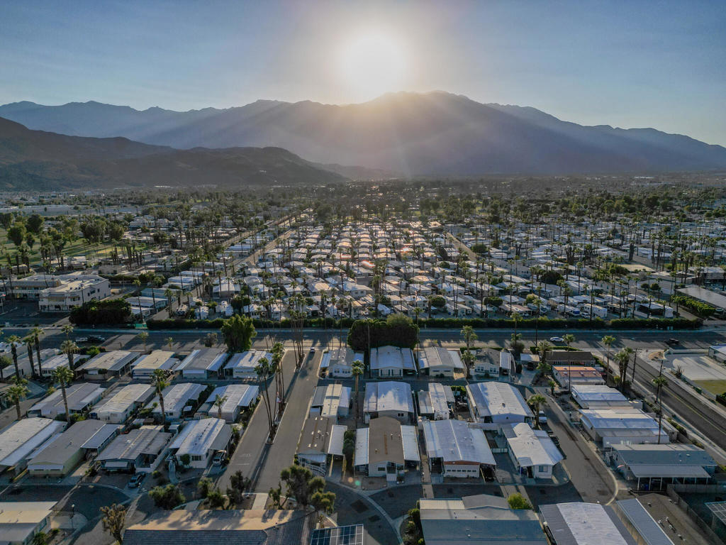 Caliente Sands Mobil - Manufactured In Park