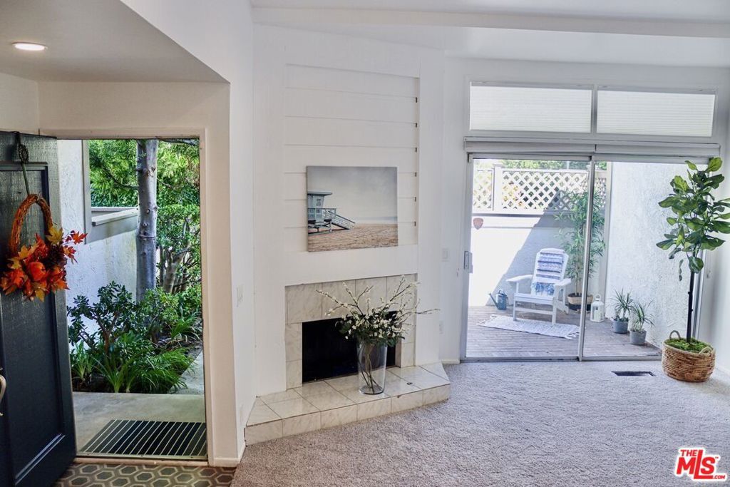 Photo of 17132 Palisades Circle, Pacific Palisades, CA 90272 (MLS # 25523493)