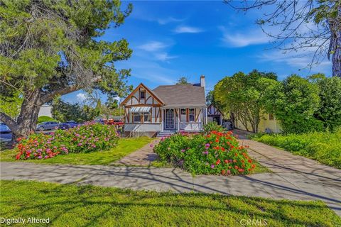 Photo of 261 W 26th St, Merced, CA 95340 (MLS # MC26057948)