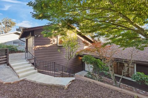 2191 Manzanita Drive Oakland CA 94611