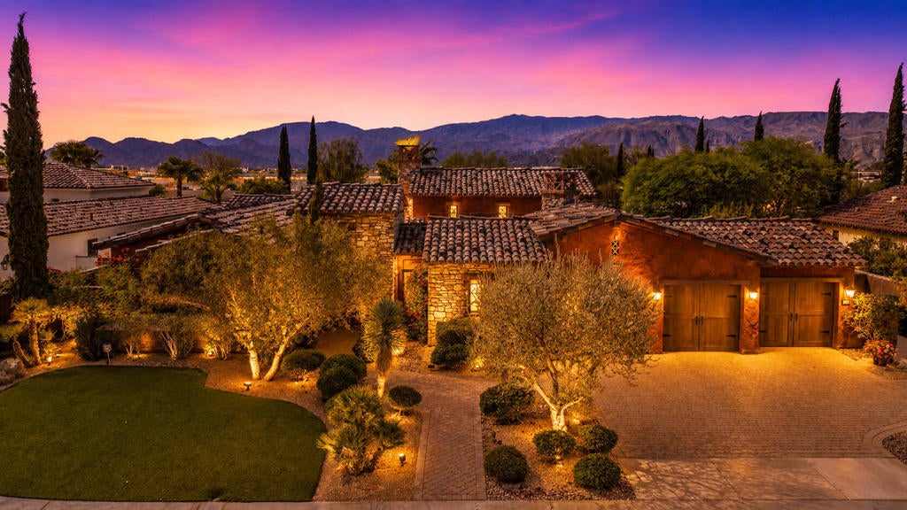 25 Cassis Circle