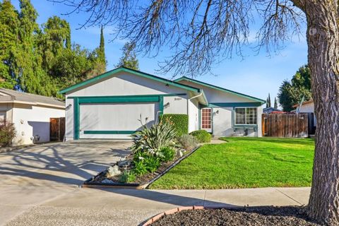 Photo of 316 Beechvale Court, San Jose, CA 95119 (MLS # ML82033718)
