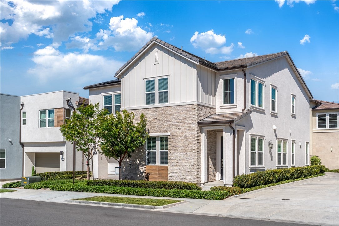 141 Edna Pkwy