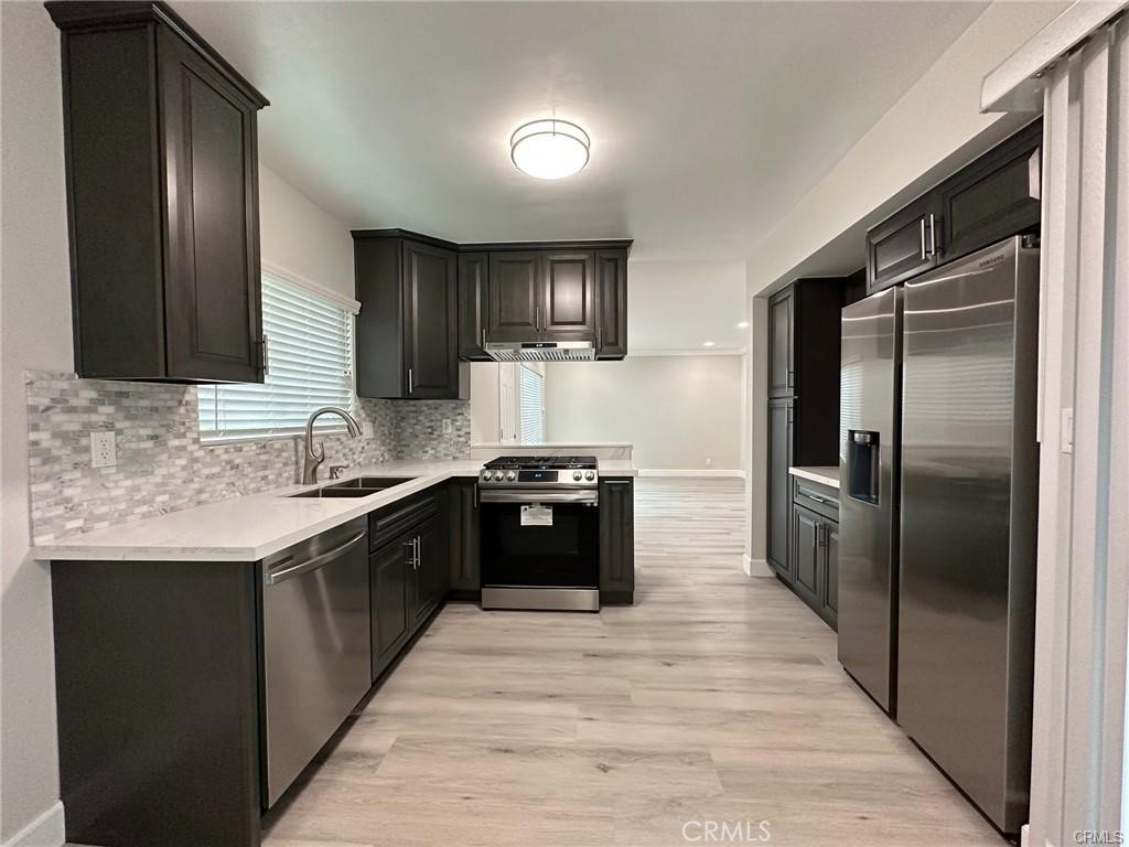 Best Biggest front Unit from this building, We request approved credit with security deposit and First month rent . Newly remodeled townhouse style 3 bedrooms and 3 bathrooms apartment unit, Fresh paint, newer flooring, and newer windows. Newer A/C and Furnace. Beautiful finishes showcasing top design. High tech new appliances. Counter Depth Refrigerator mounted almost flush with the cabinetry. Quartz countertop in the kitchen. Nest thermostat. Ring camera but subscription not included. Coin operated laundry on-site. 1 on-site parking space included in the rent. Additional parking on the street, city permit required.