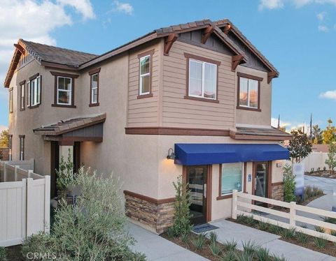 16079 Montenegro Lane Fontana CA 92336