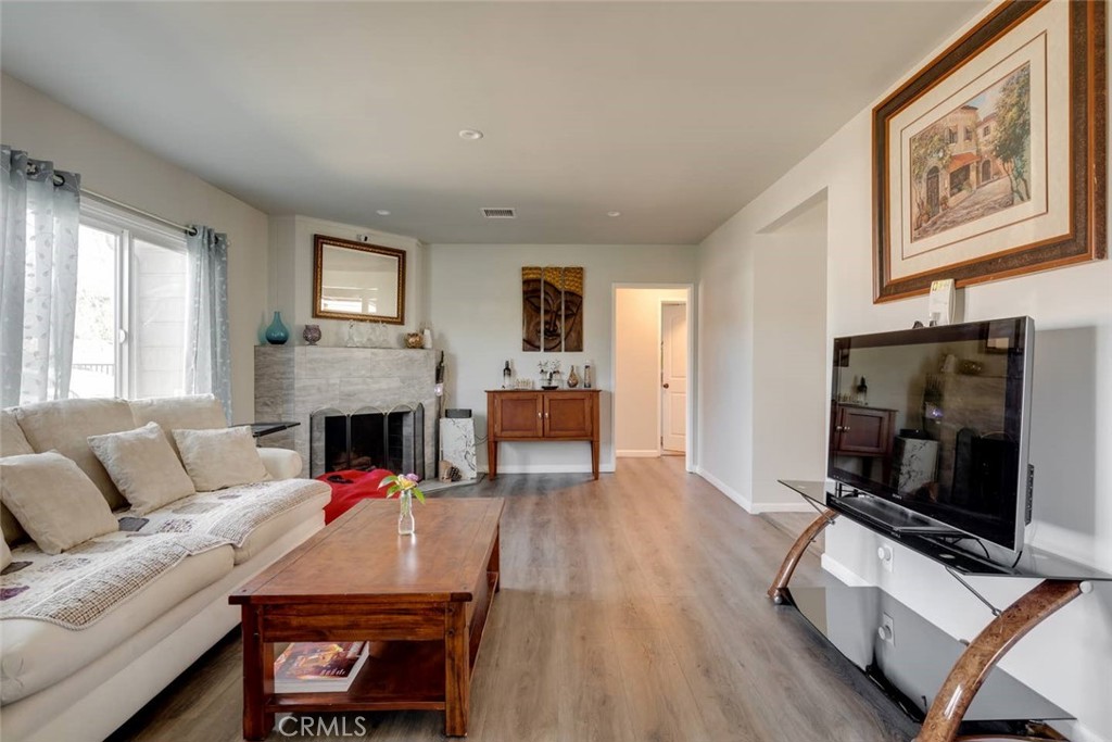 Nestled on a serene street in the heart of Valley Village, this charming 2-bedroom, 1-bathroom fully furnished home offers the perfect blend of comfort, convenience, and California charm. Whether you're settling in for your next chapter or seeking a stylishly updated retreat, this move-in-ready gem is calling your name.
Step inside to find a beautifully renovated interior with thoughtful furnishings that make every room feel like home. The light-filled living space opens to a cozy dining area and a functional, updated kitchen—ideal for weeknight meals or weekend entertaining.
Outside, enjoy your fenced backyard, a private haven perfect for kids or peaceful mornings with coffee in hand. Whether you're planting a garden, hosting a barbecue, or simply unwinding, this outdoor space is full of potential.
Commuters will love the easy access to the 170 freeway, while walkers and bikers will appreciate the neighborhood’s high walk and bike scores. Explore nearby parks, the LA River bike trail, and local favorites like cafes, markets, and family-friendly spots—all within reach.
With Valley Village Park, Tujunga Wash Greenway, and Metro access just minutes away, this location is ideal for those who value both tranquility and connection.