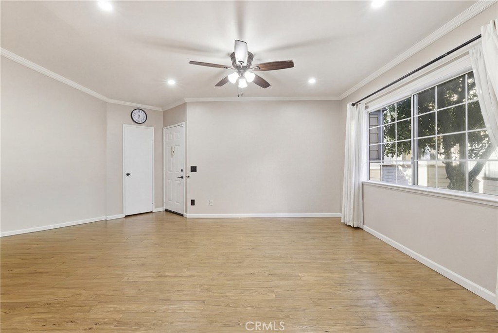 11150 Glenoaks Boulevard 43