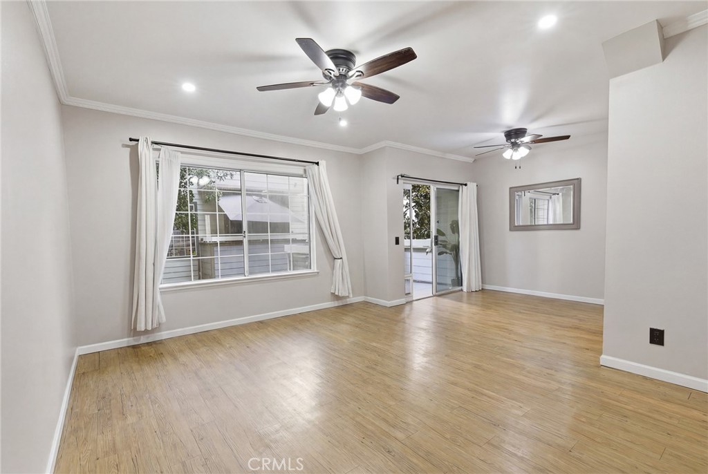 11150 Glenoaks Boulevard 43