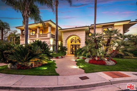 12145 Summit Court Beverly Hills CA 90210