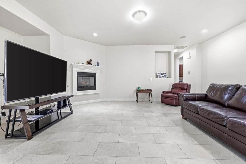 83694 Matterhorn Drive