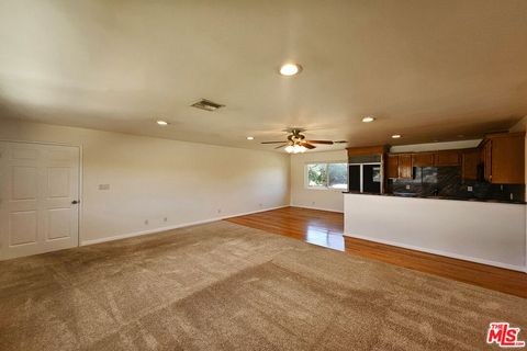 Photo of 22040 Wyandotte Street #(Upstairs), Canoga Park, CA 91303 (MLS # 26809055)