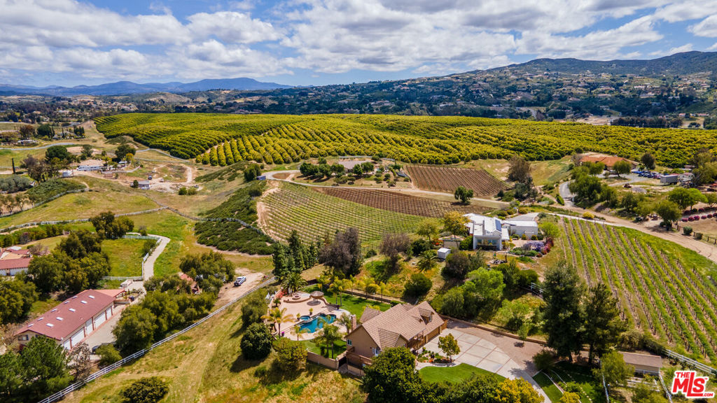 39570 Calle Anita