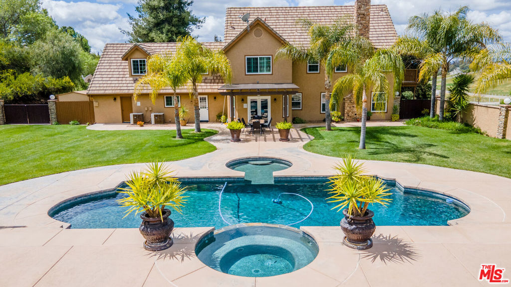 39570 Calle Anita
