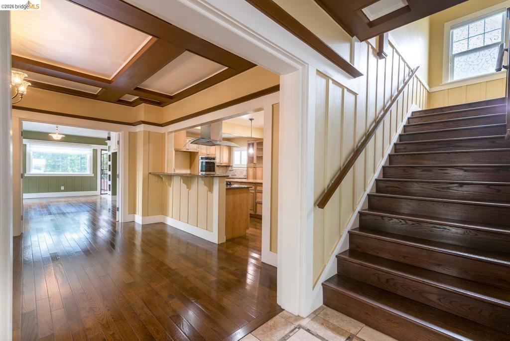357 Alcatraz Ave